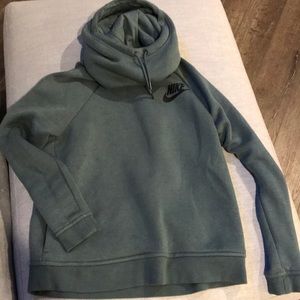 Nike pullover